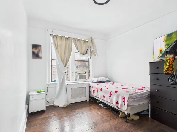 61 65th Street image 3 of 17