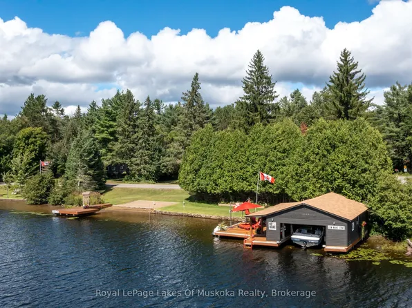 2 Leslie Dr W, Bracebridge, ON P1L 1W8