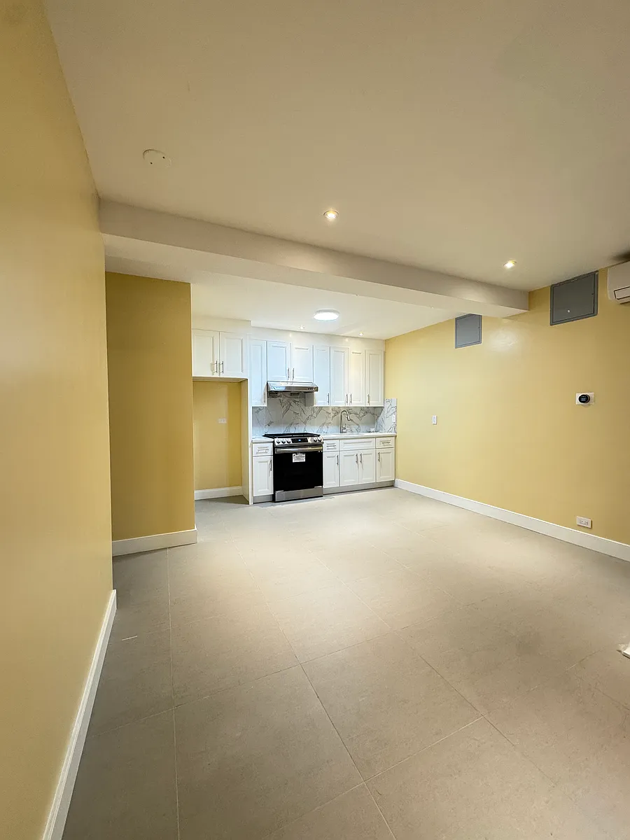 Building Photo - 377 Hanover Ave #1R