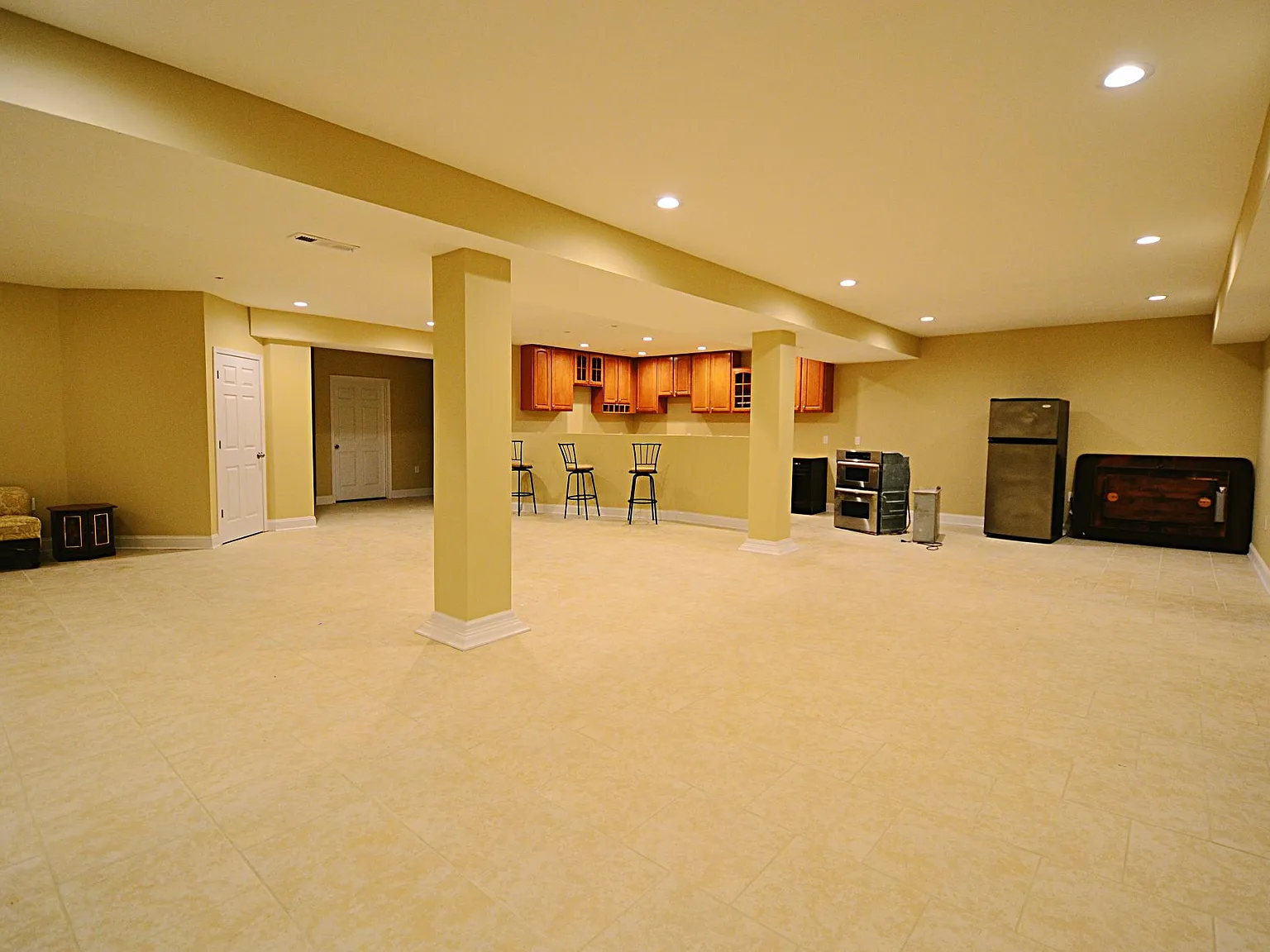 1 bed, 2700 sqft, $1,500 — Photo 3