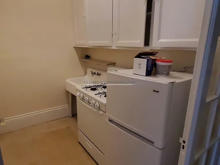 381 Harvard St #31 — Photo 2