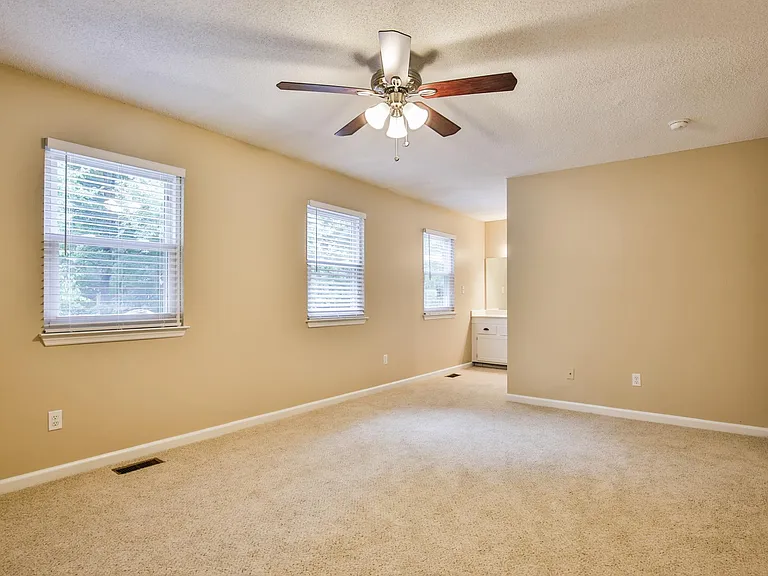 5000 Bell Dr SE — Photo 6