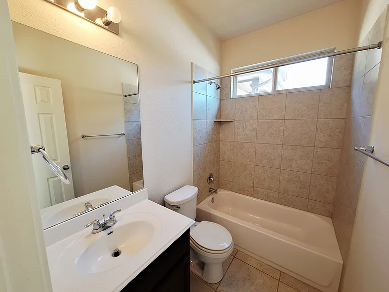 525 Loma Cedro Bnd — Photo 4