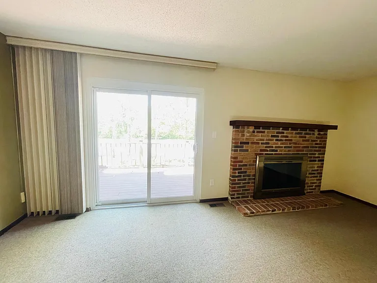 1811 Tawny Ash Dr — Photo 9