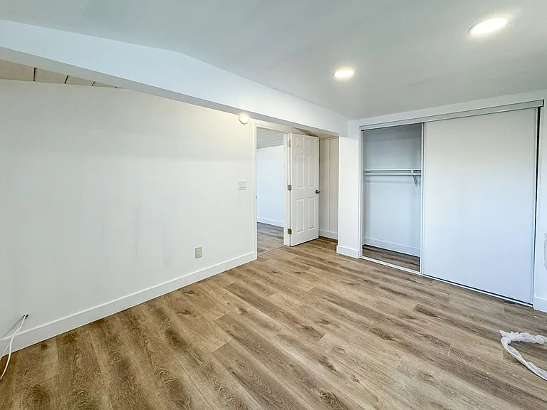 2219 3rd St #8 — Photo 8