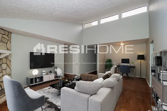 2660 Sheffield Ct SW — Photo 5