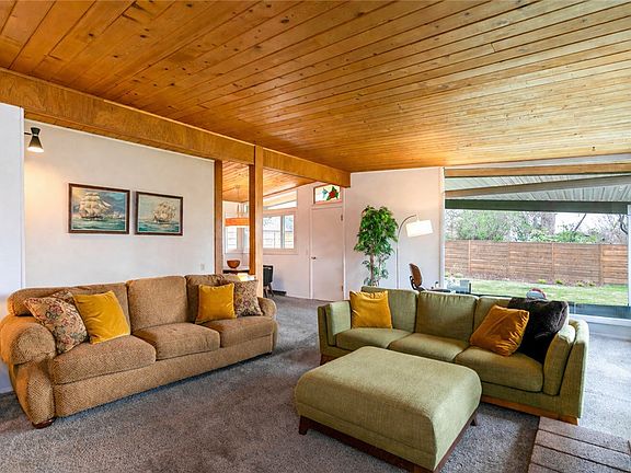4th image of 2807 Terrace Dr