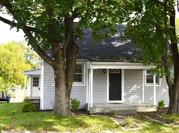 15 Fairfield St, Mount Holly Springs, PA 17065