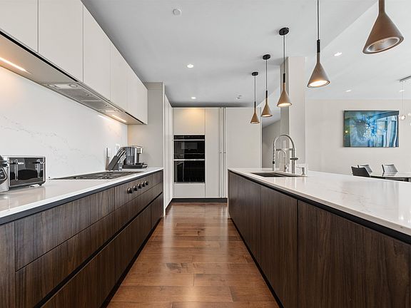 3rd image of 1 Shore Ln