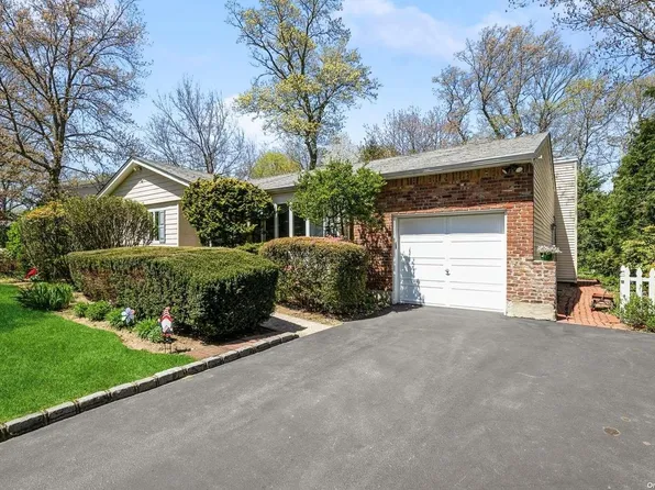 16 Udell Way, East Northport, NY 11731