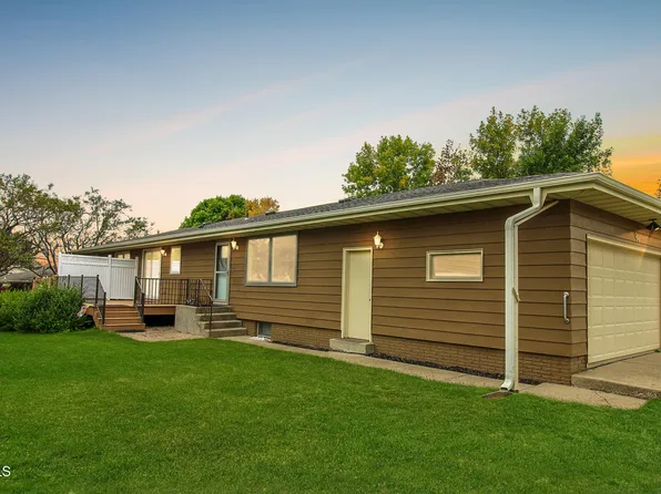 101 Estevan Dr, Bismarck, ND 58503