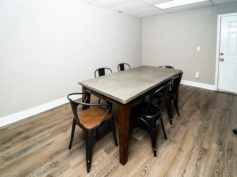 390 Oakview Park Rd — Photo 22