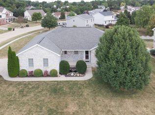 201 Pheasant Ln, Hudson, IL