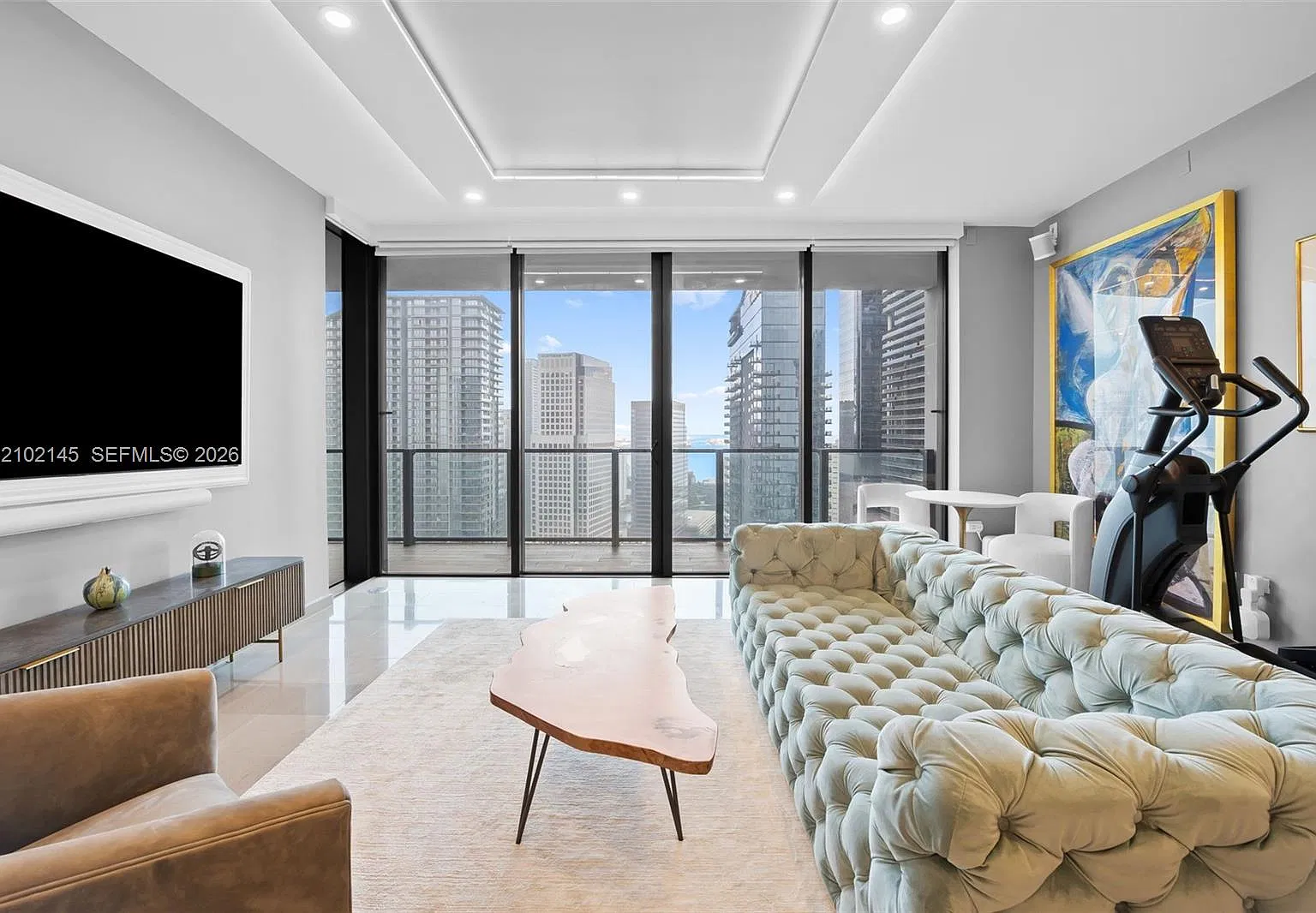 Rise Condo — Photo 3