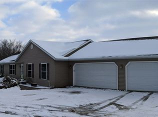 1384 Nutmeg Ave, Kalona, IA 52247