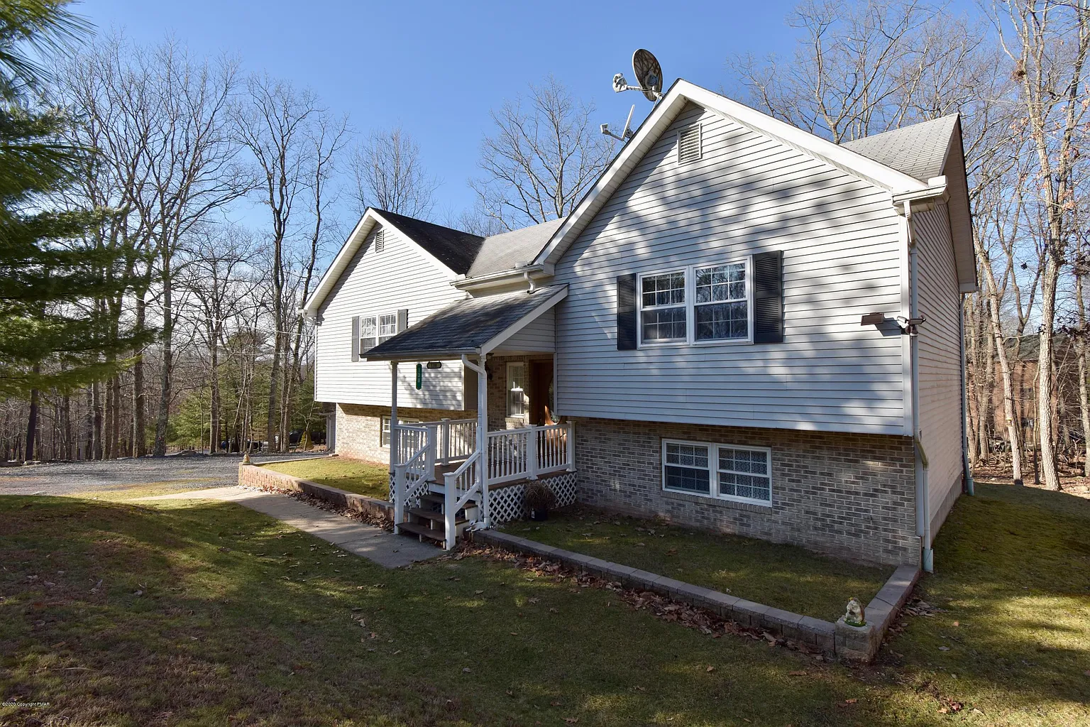 138 Hyland Dr photo 1