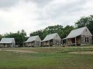 310 7th St, Galena, MO 65656