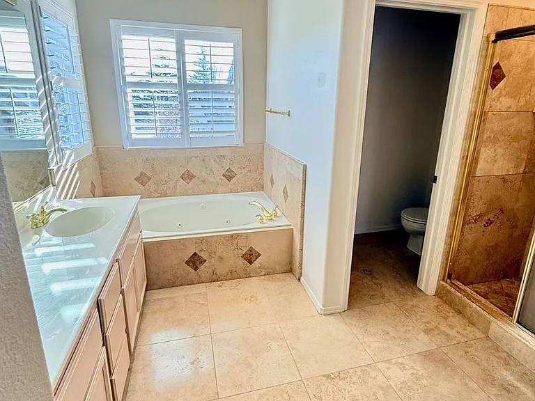 5501 Brittania Dr — Photo 11