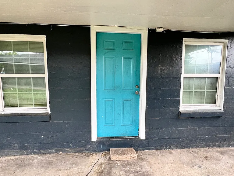 5504 Jensen Dr #5 — Photo 3