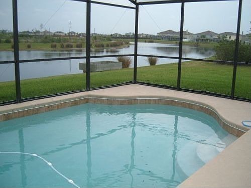2nd image of 837 Belhaven Dr