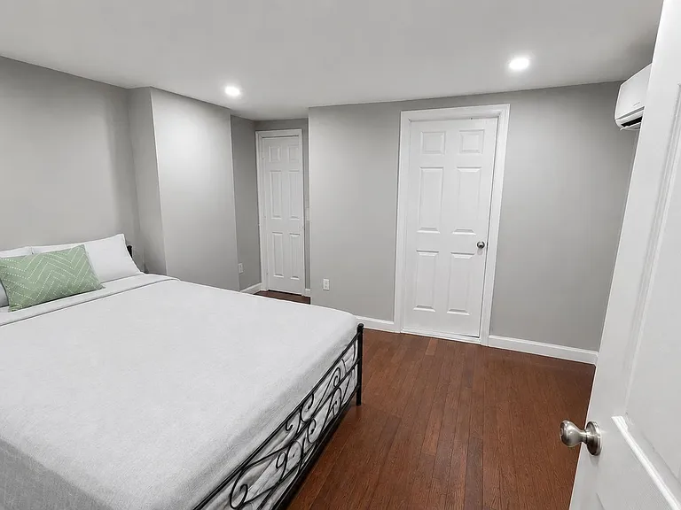 427 W Girard Ave #3 — Photo 3