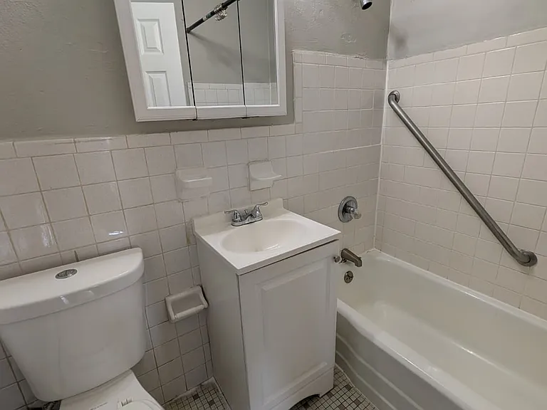 31 Austin St #77B — Photo 5