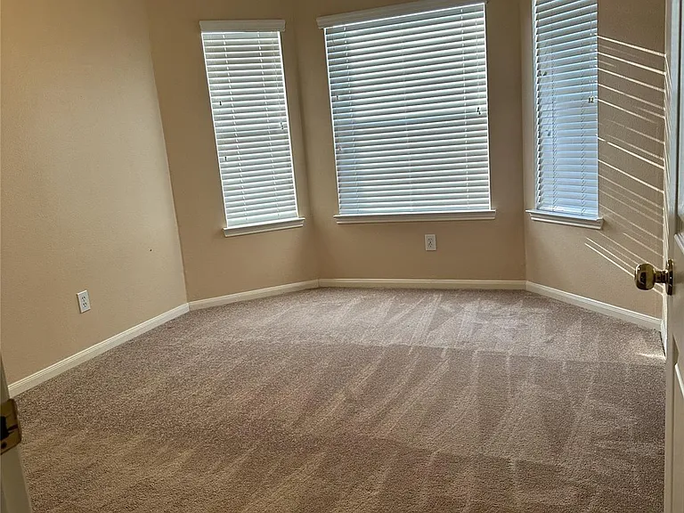 23806 Allingham Ln — Photo 4