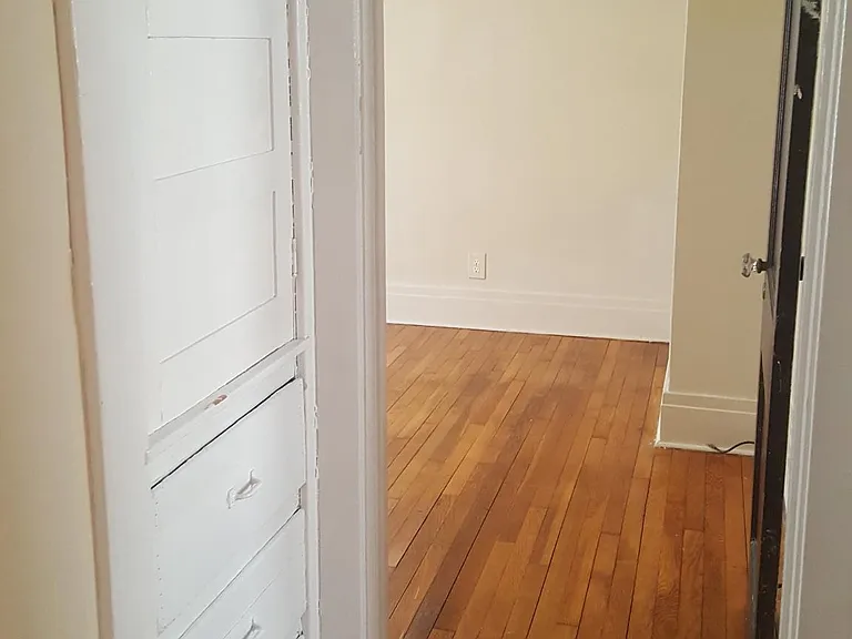 2519 Midland Ave — Photo 9
