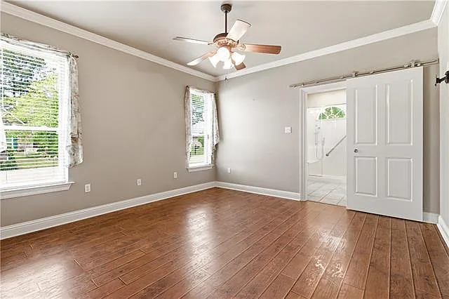 711 Lionel Ct — Photo 12