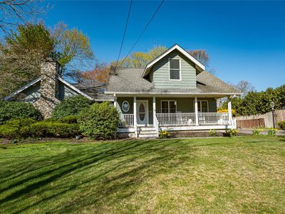 527 Lombardy Boulevard, Brightwaters, NY, 11718