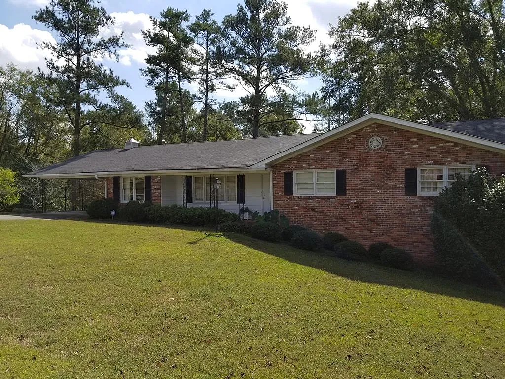 735 Lee Rd photo 1