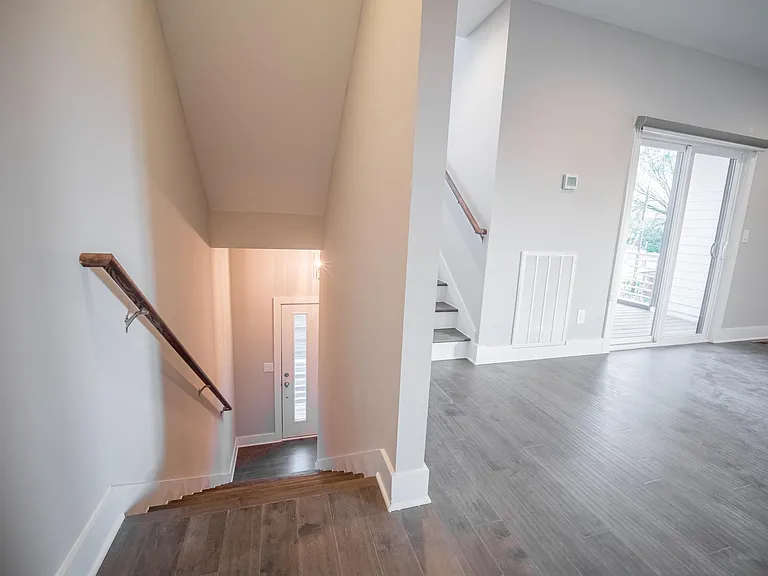 Hallway Upstairs/Downstairs