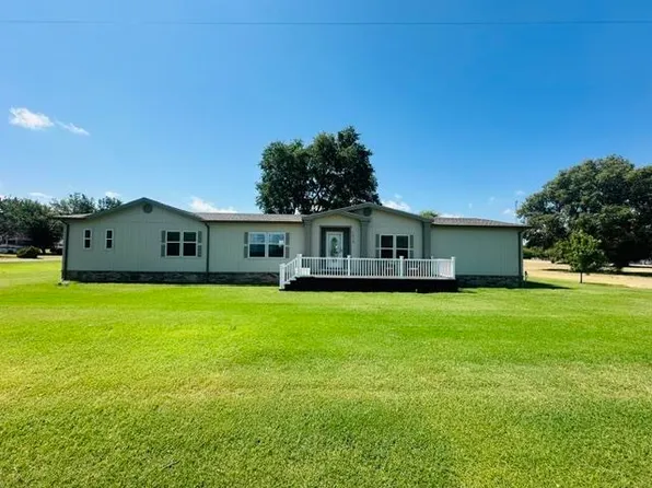 1019 E Carey Ave, Shattuck, OK 73858