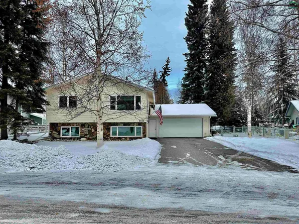 4608 Stanford Dr, Fairbanks, AK 99709
