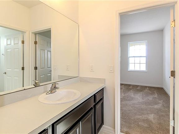 5th image of 2233 Crofton Ave