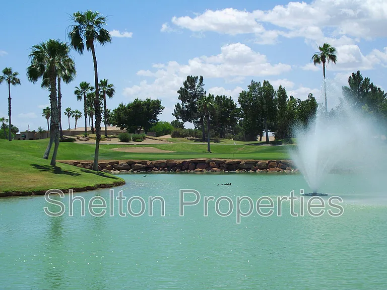 9418 W Tonto Ln — Photo 37