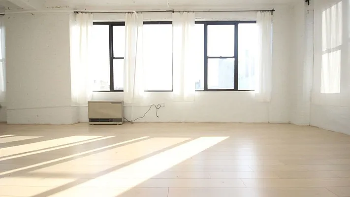 Rented by Nooklyn NYC LLC | media 18