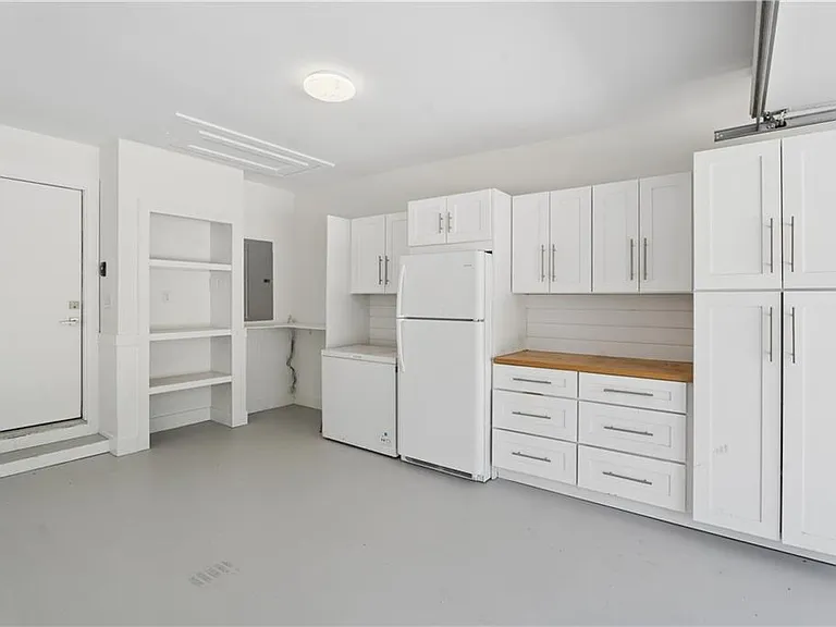 4130 Lower Roswell Rd — Photo 26