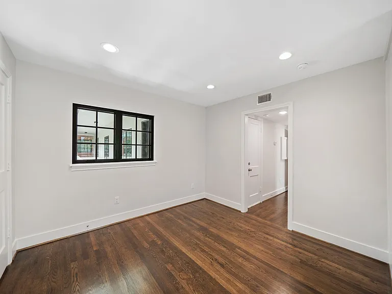 520 Lovett Blvd #2D — Photo 4
