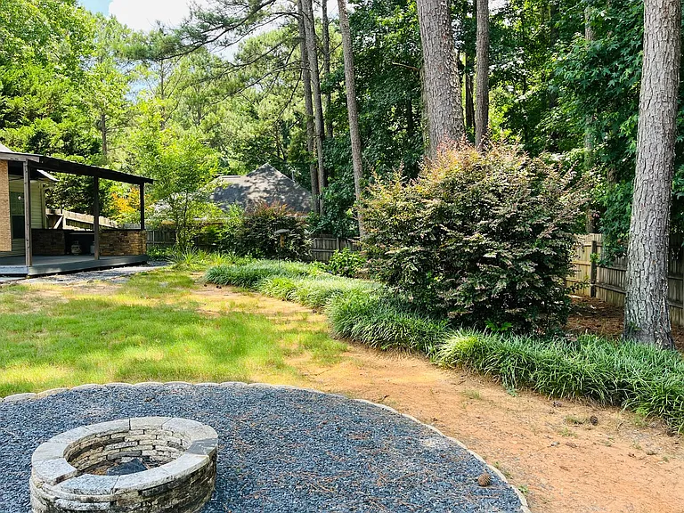145 Riverside Dr — Photo 42