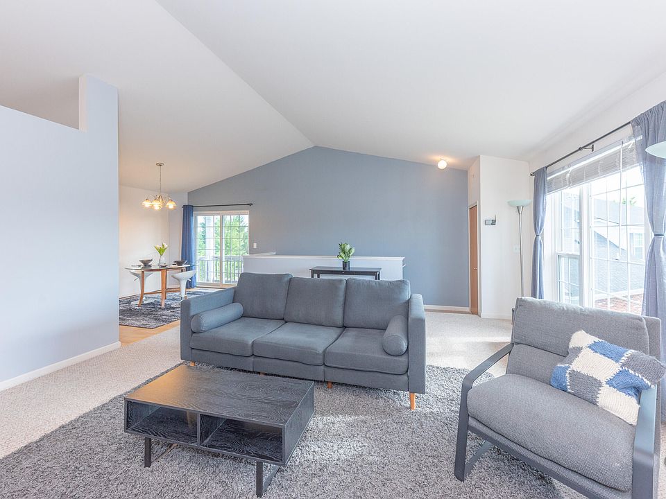1st image of 1104 Riversedge Dr