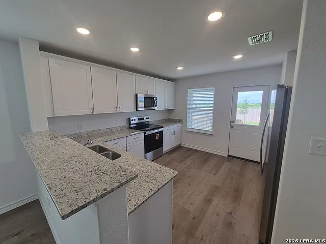 942 Bluegrass Point — Photo 9