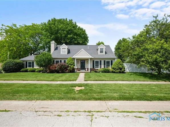 3005 Springwood Dr S, Oregon, OH 43616