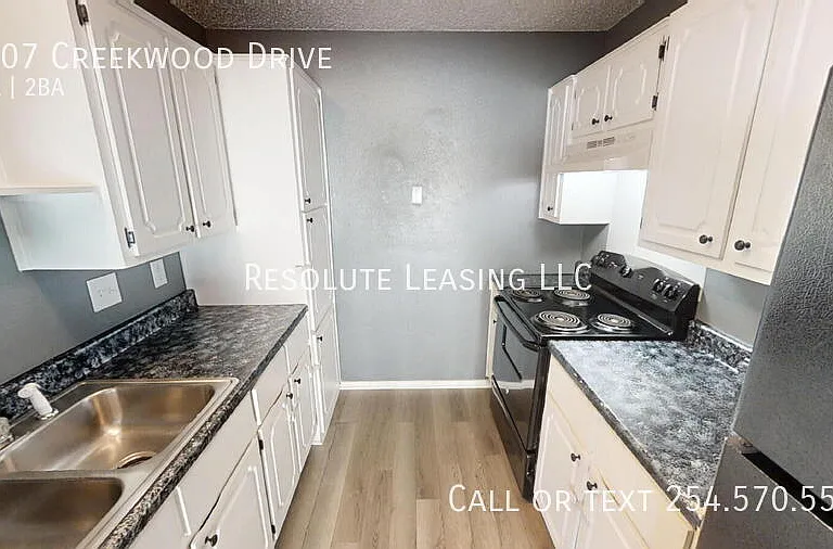 2107 Creekwood Dr — Photo 9