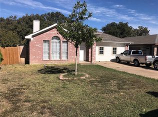 3513 Meadows Dr, Fort Worth, TX 76140