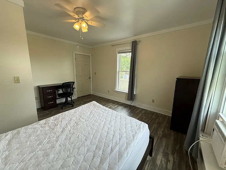 215 Prospect St — Photo 10