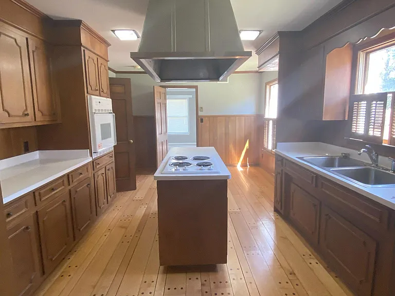 2400 E Blackstock Rd — Photo 25