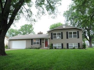 1104 W Elm Ter, Olathe, KS 66061