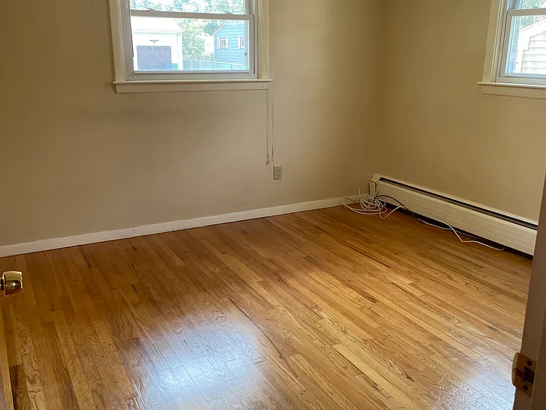 105 Hanover St — Photo 5