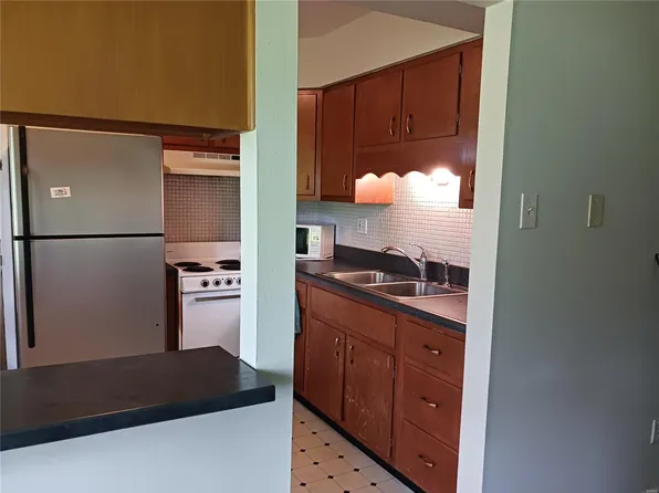 7304 Sieloff Dr APT G, Hazelwood, MO 63042